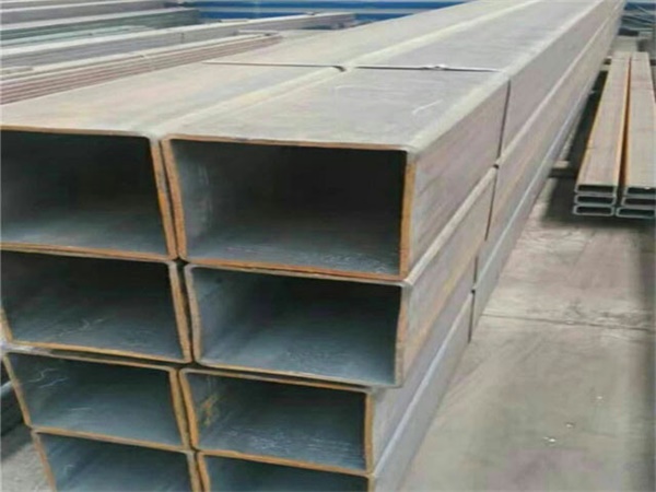 大化<font style='color:red'>Q355B无缝方管</font>大厂出货